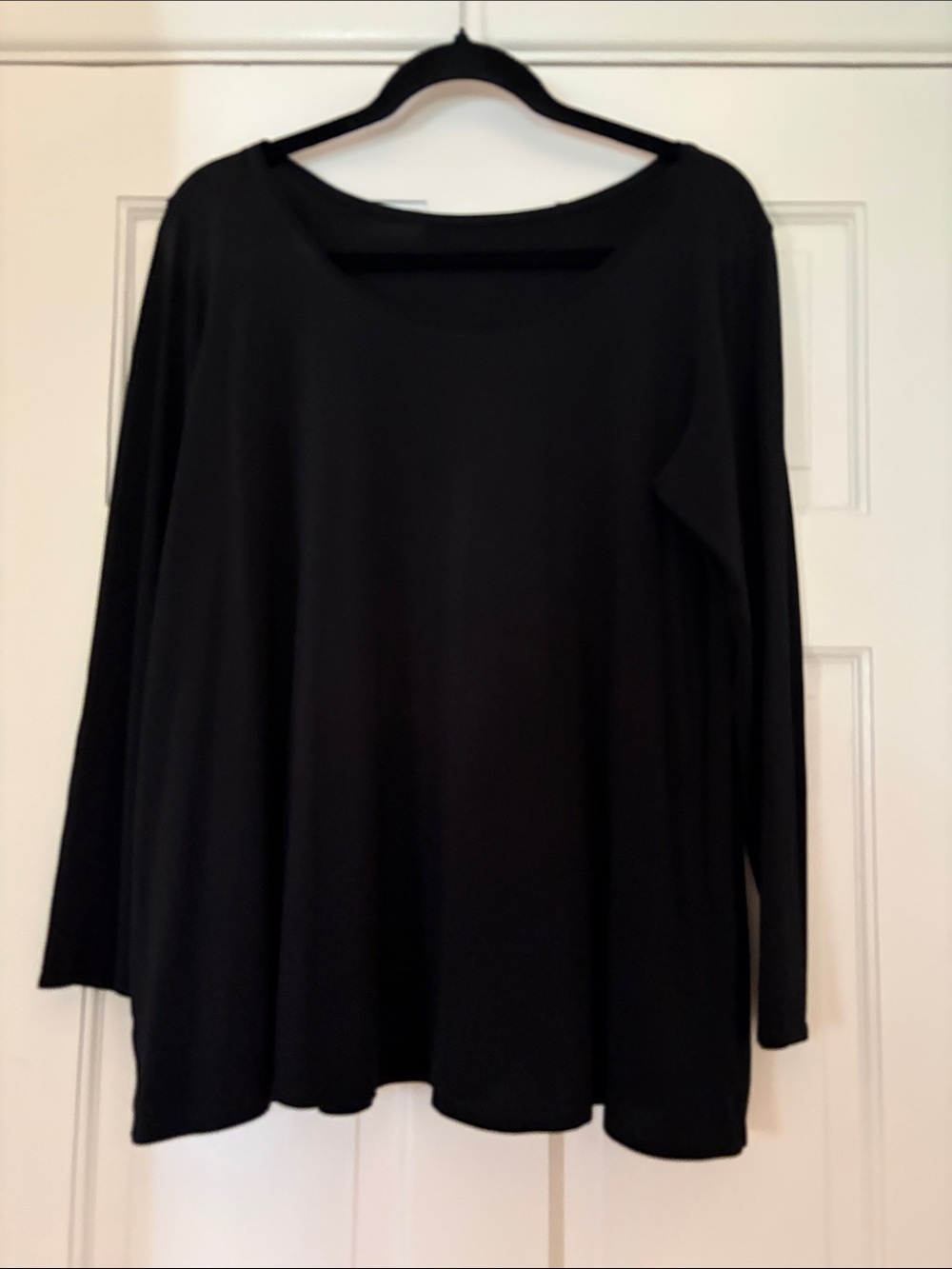 Black Long-Sleeve Women’s Scoop Neck Top
